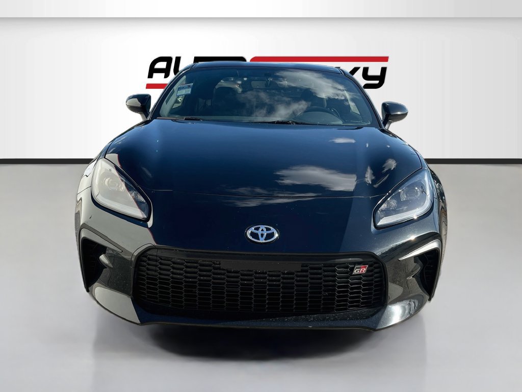 Used 2024 Toyota GR86 RWD image 2