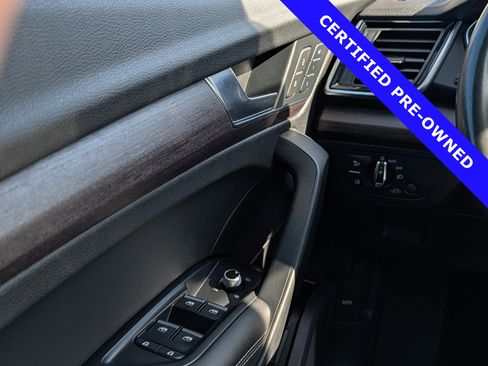 Used 2021 Audi Q5 2.0T Premium Plus w/ Premium Plus Package AWD/4WD image 25