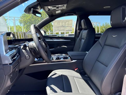 New 2026 Cadillac Escalade ESV 4WD image 9