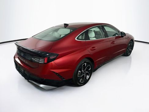 Used 2025 Hyundai Sonata SEL FWD image 9