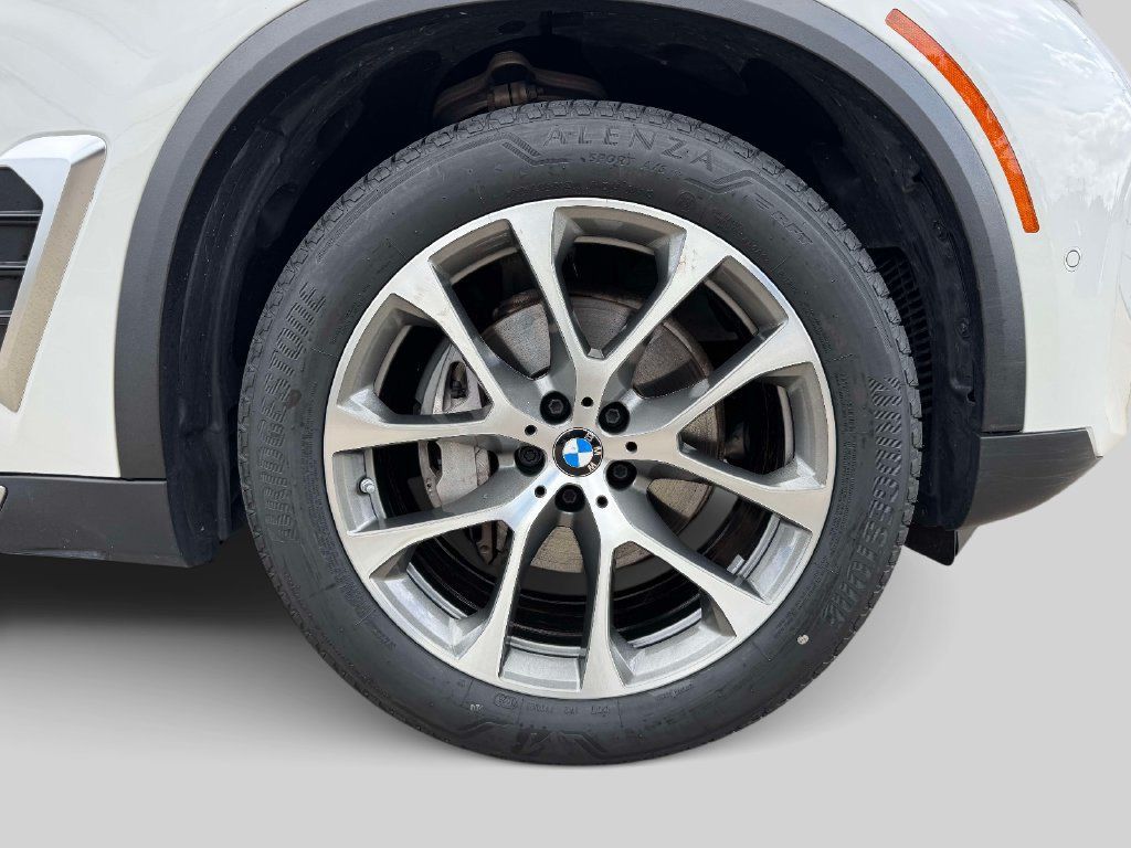 Certified 2024 BMW X5 xDrive40i w/ Premium Package AWD/4WD image 8