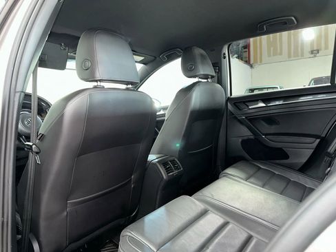 Used 2016 Volkswagen Golf R 4-Door image 32