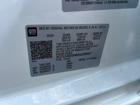 Used 2024 GMC Sierra 1500 AT4 w/ Technology Package AWD/4WD image 35