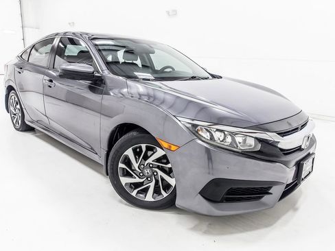 Used 2018 Honda Civic EX image 9