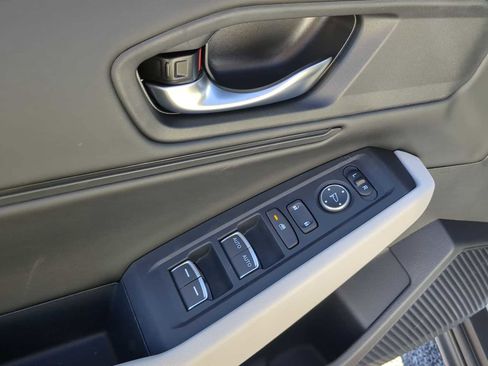 New 2025 Honda Accord SE image 12