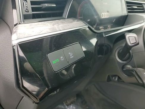 Used 2021 Audi e-tron Premium w/ Convenience Plus Package image 11