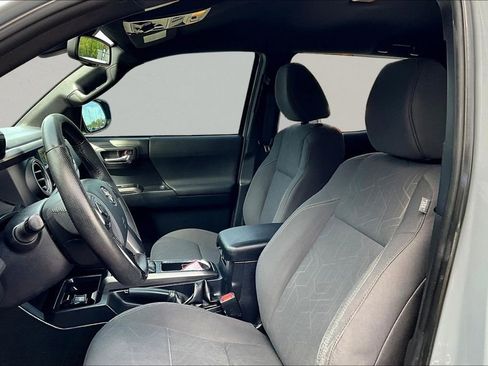 Used 2019 Toyota Tacoma TRD Off-Road image 20