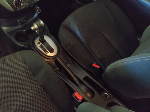 Used 2018 Nissan Versa SV image 26