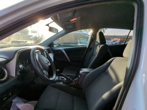 Used 2016 Toyota RAV4 LE AWD/4WD image 6