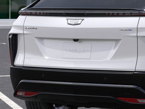 New 2025 Cadillac Lyriq Sport image 38