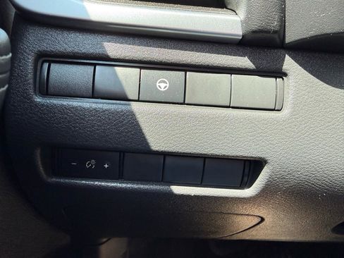 Used 2022 Nissan Rogue SV FWD image 26