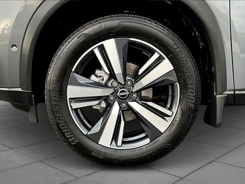 Used 2023 Nissan Rogue SL w/ SL Premium Package image 10