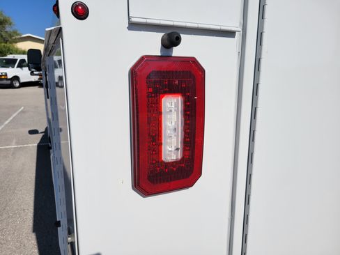 New 2025 GMC Savana 3500 w/ Power Convenience Package RWD image 4