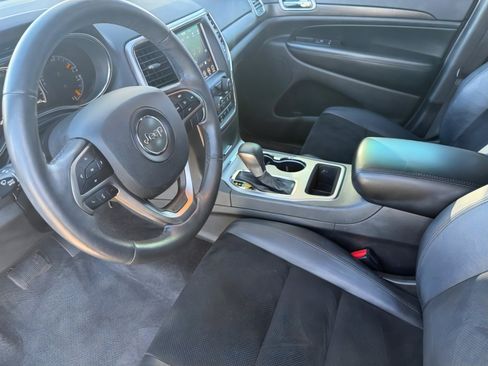 Used 2018 Jeep Grand Cherokee Altitude image 24