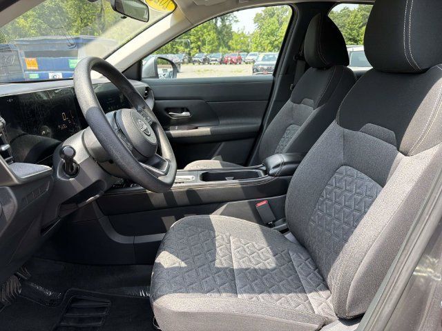 Used 2025 Nissan Kicks SV w/ Illumination Package AWD/4WD image 16