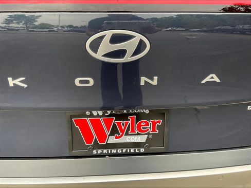 Used 2024 Hyundai Kona Limited AWD/4WD image 23