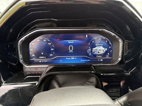 Used 2024 Chevrolet Silverado 1500 LT image 18