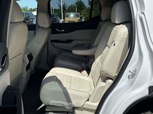 Used 2021 GMC Acadia Denali w/ Denali Technology Package FWD image 10