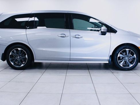 Used 2023 Honda Odyssey Elite image 9