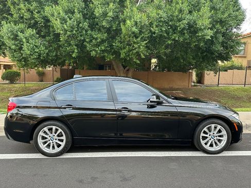 Used 2018 BMW 320i Sedan image 9