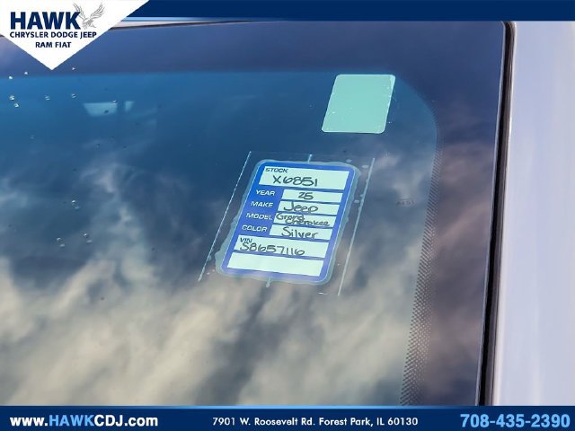 Certified 2025 Jeep Grand Cherokee Altitude AWD/4WD image 16