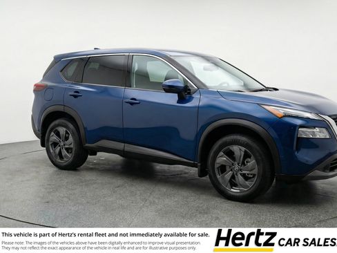 Used 2025 Nissan Rogue SV image 1