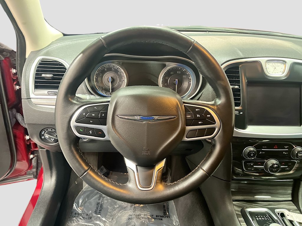 Used 2022 Chrysler 300 Touring L RWD image 11