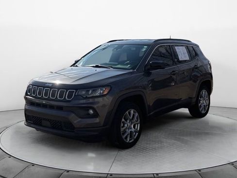 Used 2022 Jeep Compass Latitude image 7
