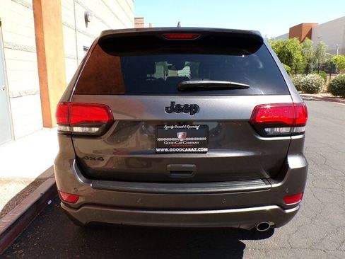 Used 2021 Jeep Grand Cherokee Laredo X AWD/4WD image 4