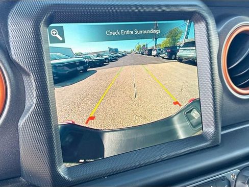Used 2022 Jeep Gladiator Mojave w/ Cold Weather Group AWD/4WD image 18