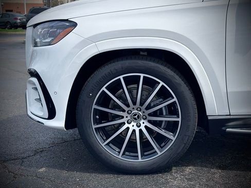 New 2026 Mercedes-Benz GLS 580 4MATIC image 7