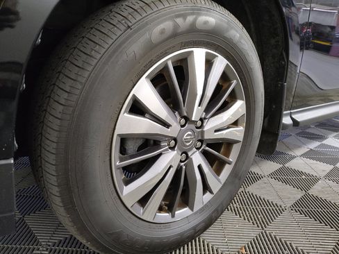Used 2020 Nissan Pathfinder SV AWD/4WD image 31