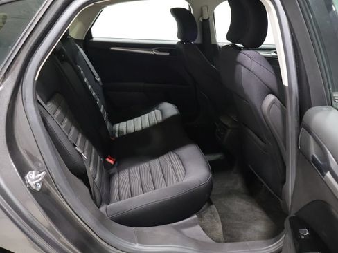 Used 2016 Ford Fusion SE FWD image 21