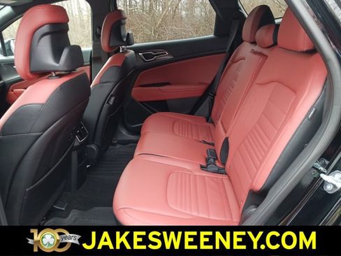 Used 2025 Kia Sportage SX image 13