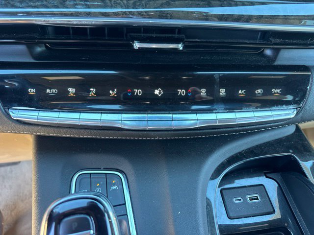 Used 2023 Cadillac Escalade Premium Luxury AWD/4WD image 35