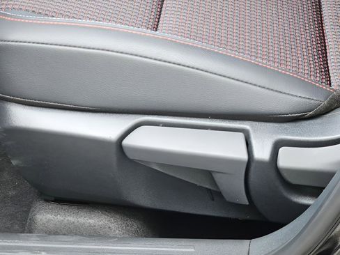 New 2026 Nissan Kicks SR w/ Cold Weather Package FWD image 17