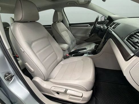 Used 2017 Volkswagen Passat 1.8T SE FWD image 20