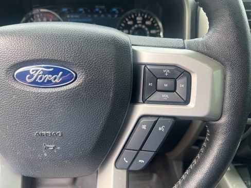 Used 2019 Ford F150 Lariat w/ Equipment Group 502A Luxury AWD/4WD image 27