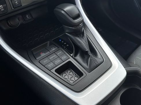 Used 2021 Toyota RAV4 XLE image 26