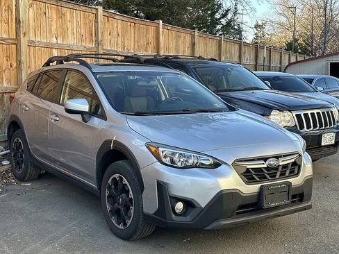 Used 2021 Subaru Crosstrek 2.0i Premium w/ Moonroof Package image 5