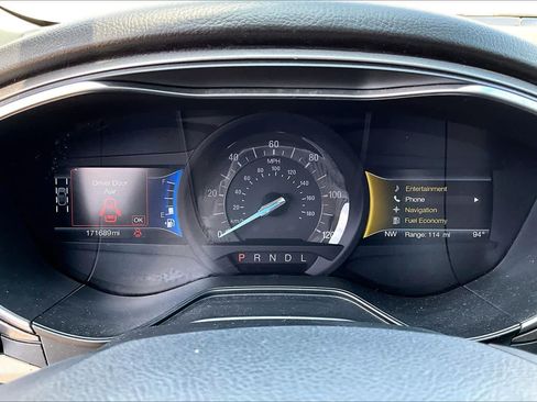 Used 2019 Ford Fusion SE FWD image 26