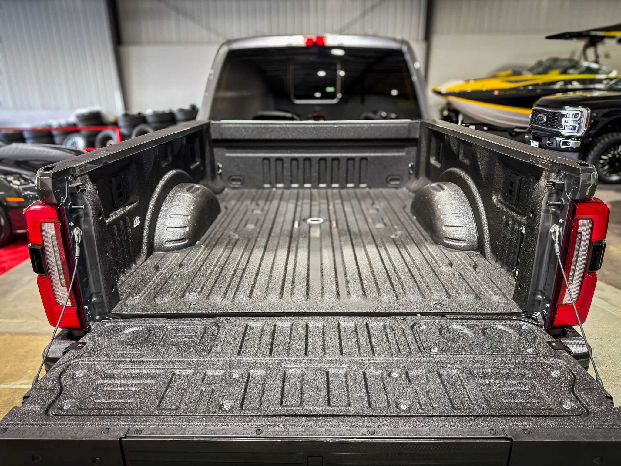 Used 2024 Ford F350 Platinum AWD/4WD image 6