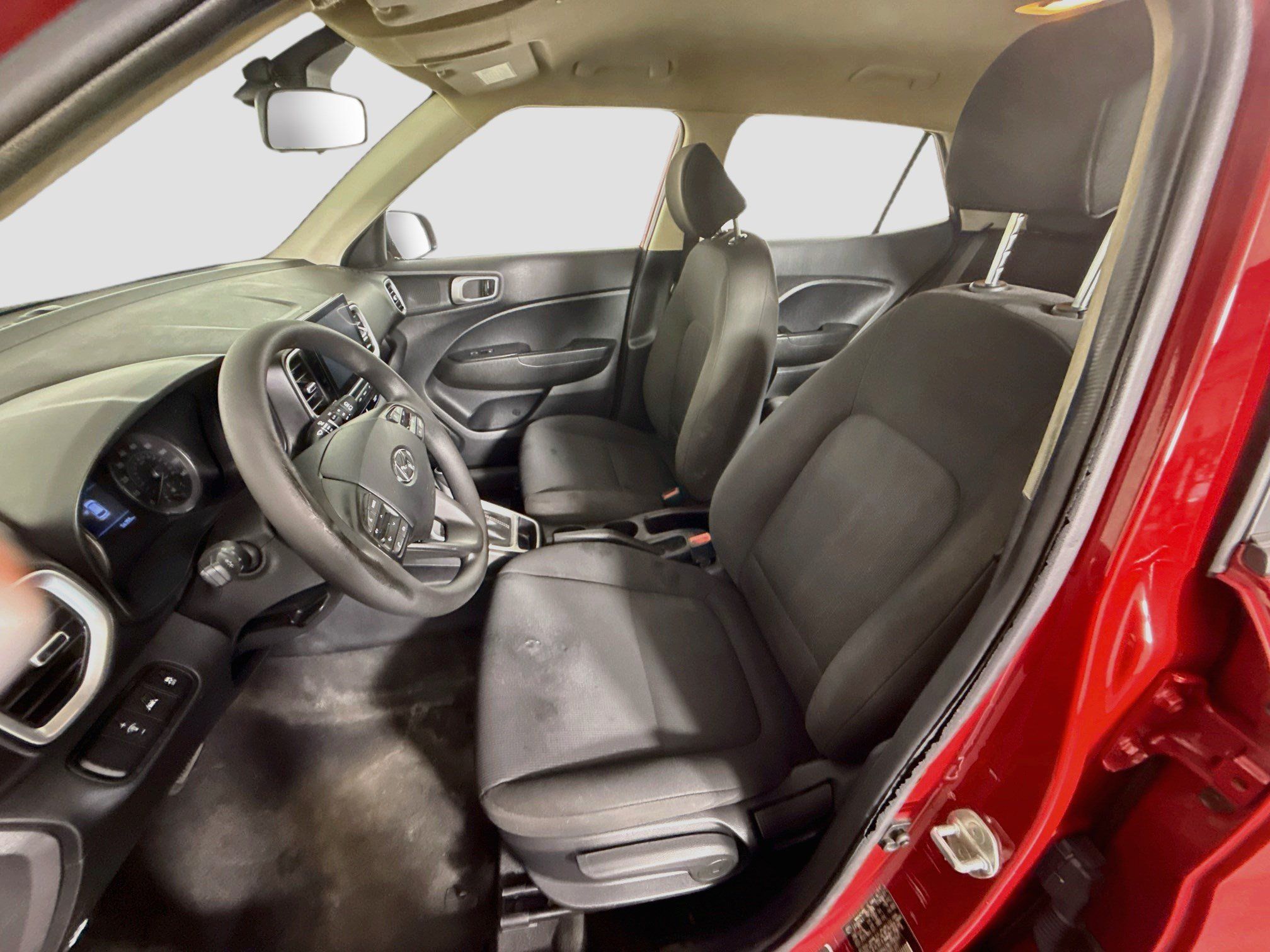 Used 2021 Hyundai Venue SE w/ Cargo Package FWD image 21