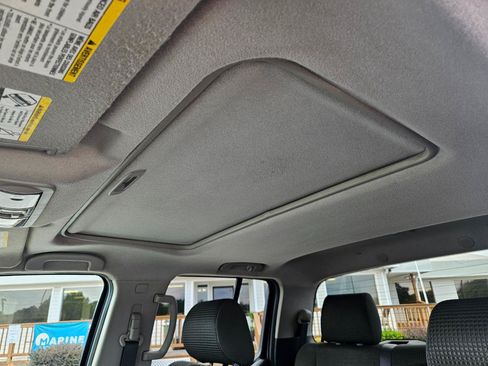 Used 2005 Nissan Frontier NISMO w/ (J01) Sunroof Pkg AWD/4WD image 17