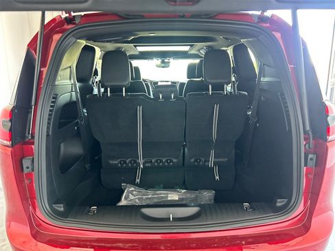 New 2025 Chrysler Pacifica Select image 33