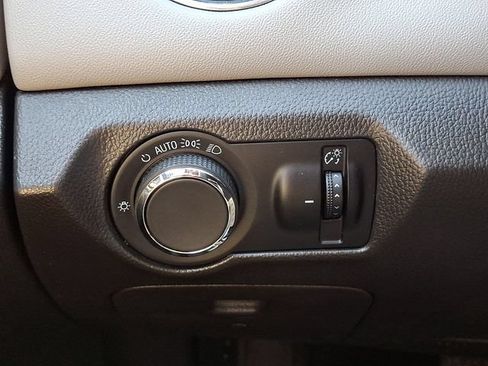 Used 2013 Chevrolet Cruze LS FWD image 23