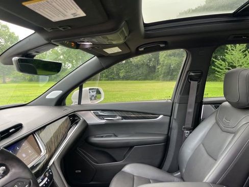 Used 2020 Cadillac XT6 Premium Luxury FWD image 17