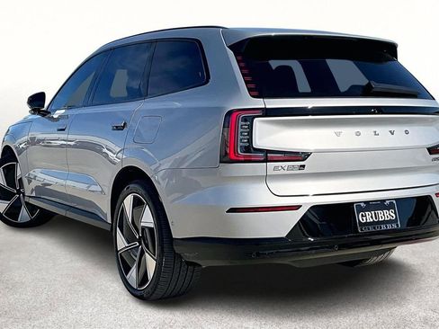 Certified 2025 Volvo EX90 Ultra image 17