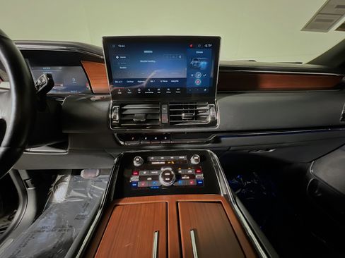 Used 2022 Lincoln Navigator Reserve image 25