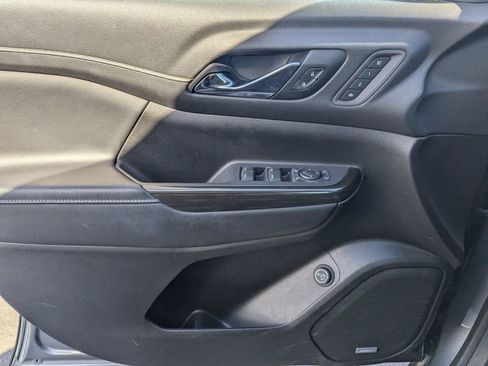 Used 2021 GMC Acadia SLT w/ Elevation Edition image 24